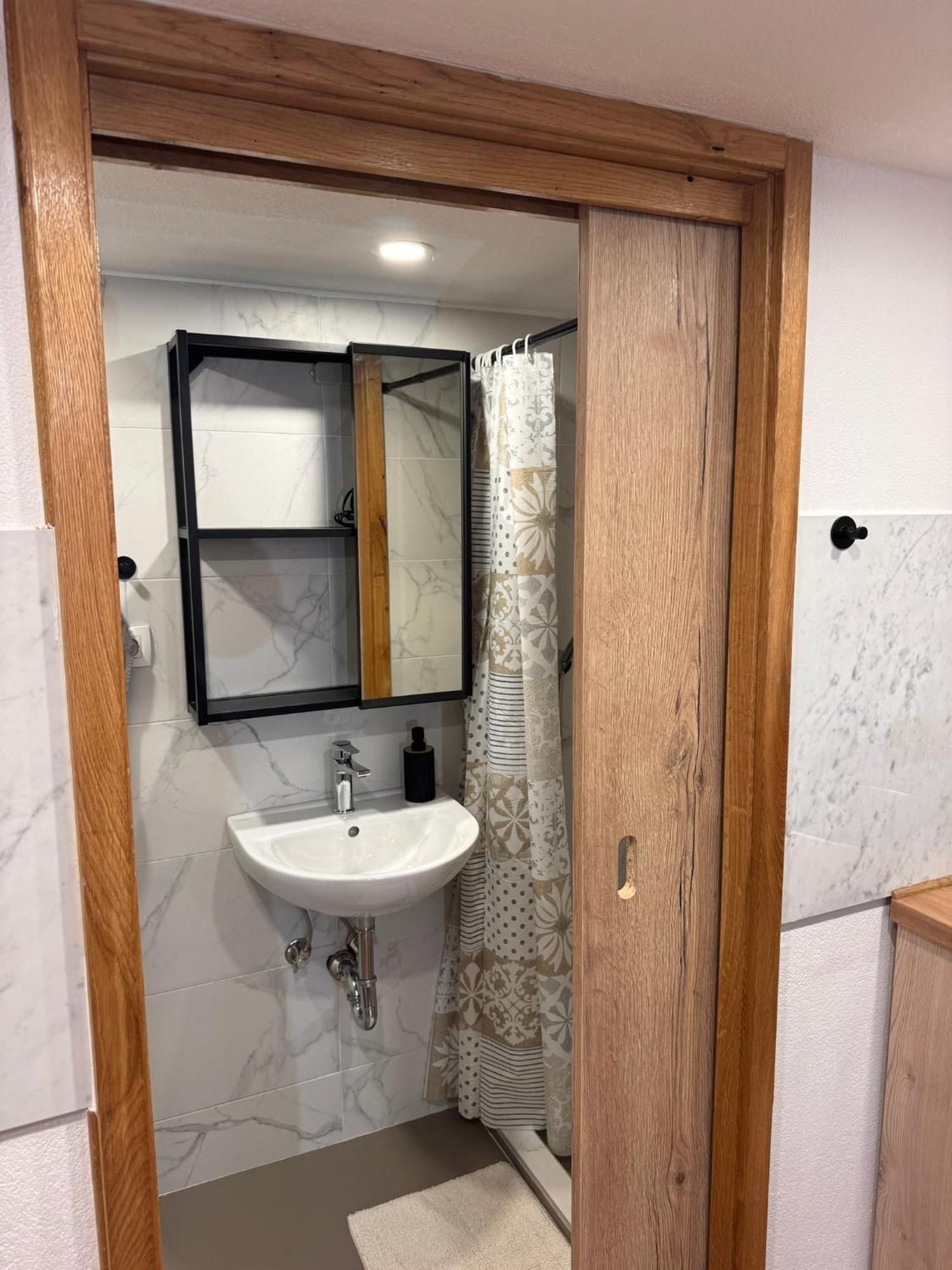Zenroom Apartments Любляна Екстер'єр фото